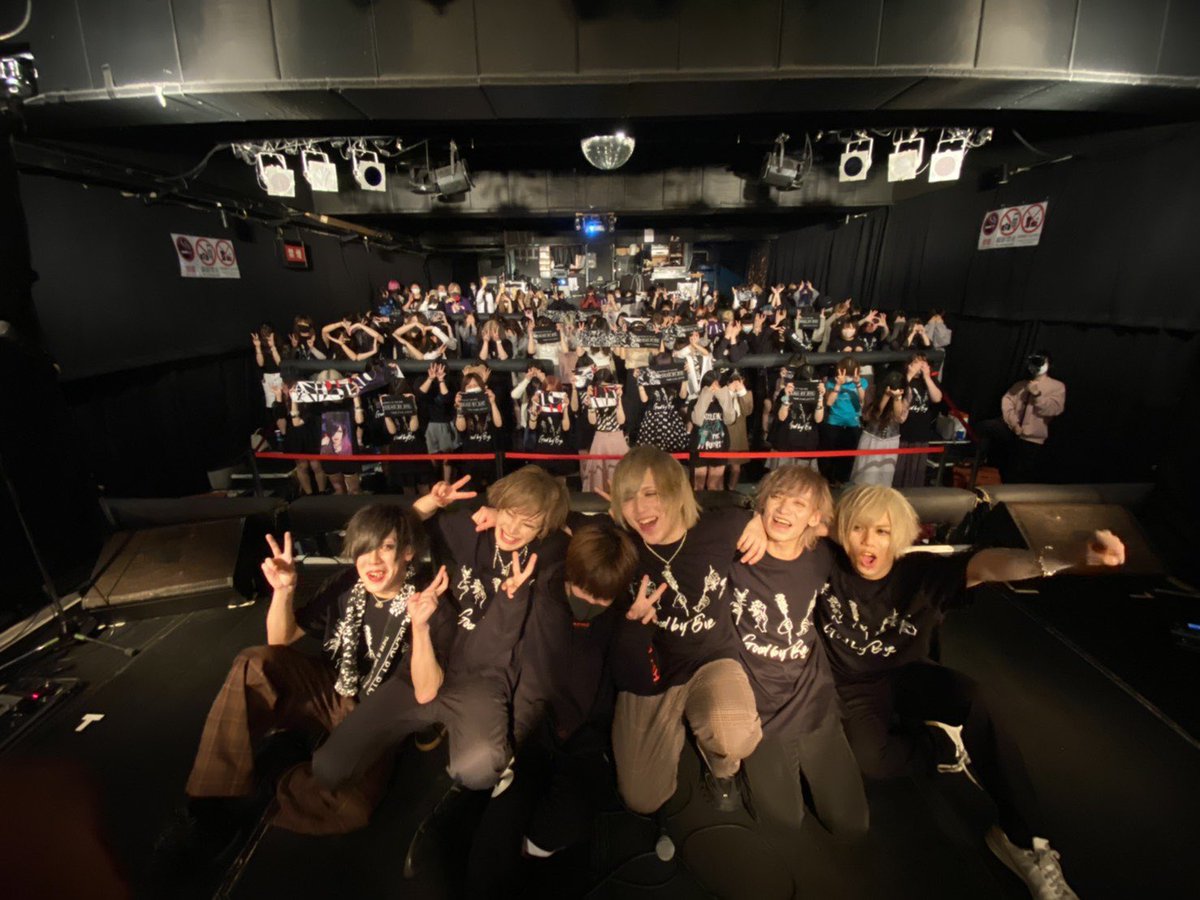haklo__official's tweet photo. 2021.05.21 高田馬場AREA
HAKLO解散ワンマン『ログアウト』

3年間本当にありがとうございました。
最後に５人で締めくくれたことが何より幸せでした。

また今日のことは色々綴らせてください。

最高の景色と想い出です。

皆様の心のどこかにHAKLOが残り続けますように。 https://t.co/5St81GeBYe
