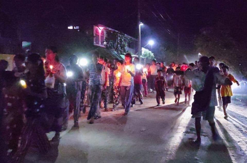 Htarei98's tweet photo. People in the eastern part of Debayin Township protested against the military dictatorship tonight.  #WhatsHappeningInMyanmar #MilkTeaAlliance #May21Coup  #GlobalArmsEmbargo https://t.co/mVUBEjKqb9