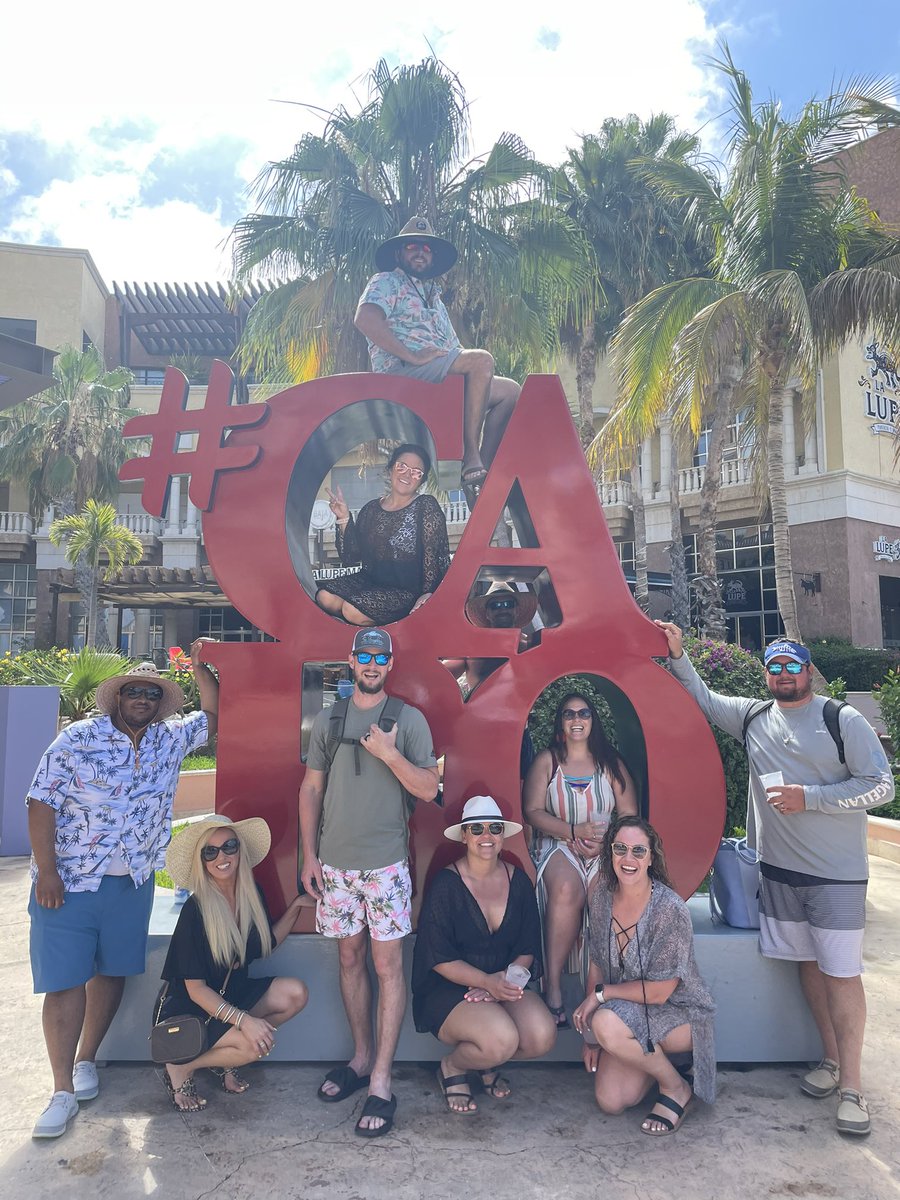 CajunPools's tweet photo. @1079isHot shout to the Cajuns in #CaboSanLucas Tana, Amanda, Rosalyn, Jana, Kayhale, Blake, Seth, Brandon https://t.co/hcudykQrKw