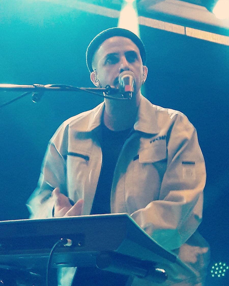 vikkenmusic's tweet photo. Vivement les concerts 🥰
J’ai trop hâte de partager ma musique avec vous en live, c’est le meilleur sentiment au monde je crois 💖
Photo prise pendant ma résidence à File7 👏🏼
📷 @MaylisMissouris
#live #concert #music #electronicmusic #vikken https://t.co/Gk0A9A3wjl