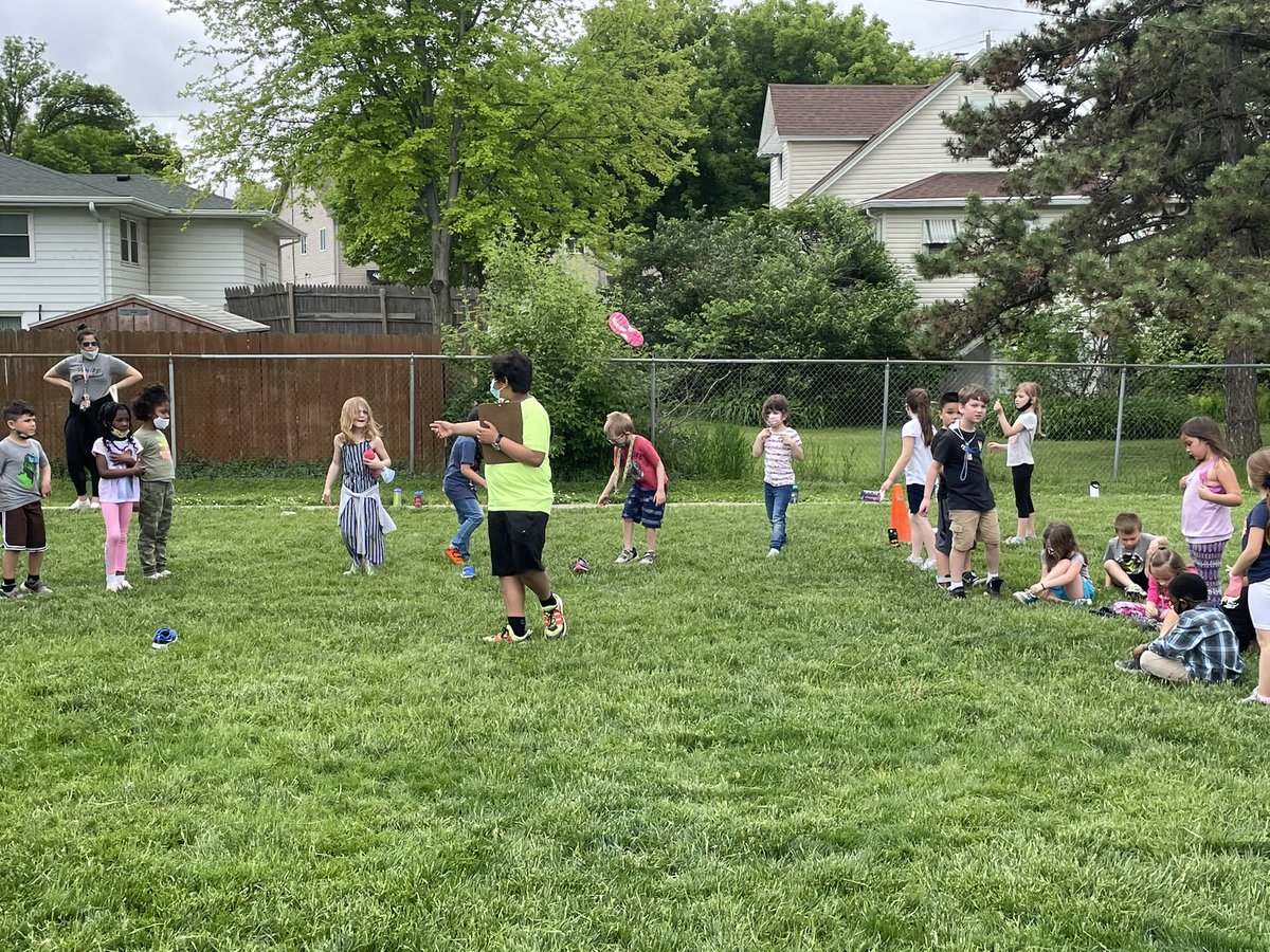 AveryMusicEd's tweet photo. Field day @Avery_Tigers Mrs Picken’s class at the shoe kick thx @AveryPhysical for a great game https://t.co/ezA9VpZfk8