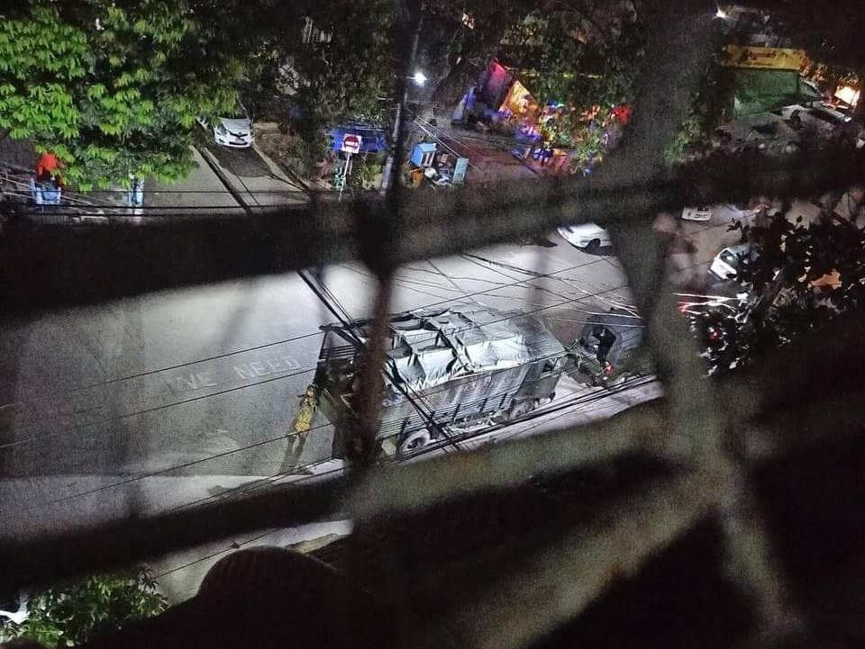 On May 21, at 8:31 pm, Junta terrorists abducted a boy and a girl from a house No. (48) on Sitta Thuka Road in #Tamwe Township.
The cause of the abduction is still unknown.
#May21Coup
#WhatsHappeningInMyanmar
#MilkTeaAlliance