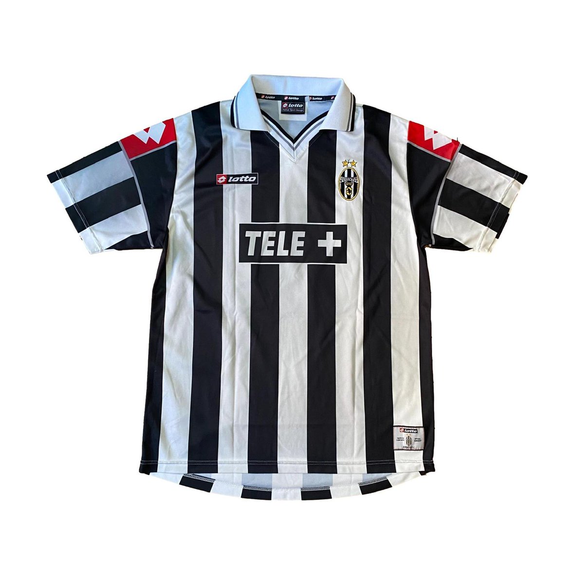 90sfootball's tweet image. Competition 🎉 You can win this gorgeous Zinedine Zidane #21 Juventus shirt (Size Large) thanks to @EhRetroKits.

To enter:
➡️ Retweet this tweet
➡️ Follow @EhRetroKits 

Good luck!