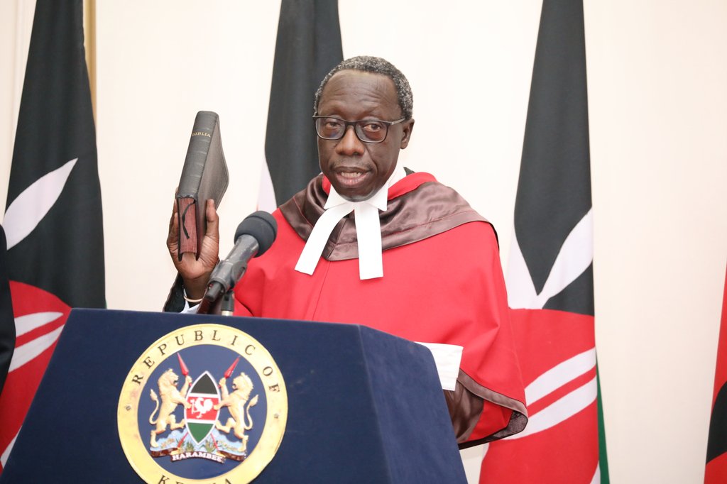 David Maraga (@dkmaraga) on Twitter photo Congratulations to Hon. Justice William Ouko on his appointment to the Supreme Court of Kenya. I have no doubt that the court will benefit from your extensive experience and wish you all the best in your new role.
📸 <a href="/zakheem_rajan/">Zakheem Rajan, HSC, MPRSK</a> Congratulations to Hon. Justice William Ouko on his appointment to the Supreme Court of Kenya. I have no doubt that the court will benefit from your extensive experience and wish you all the best in your new role.
📸 <a href="/zakheem_rajan/">Zakheem Rajan, HSC, MPRSK</a>