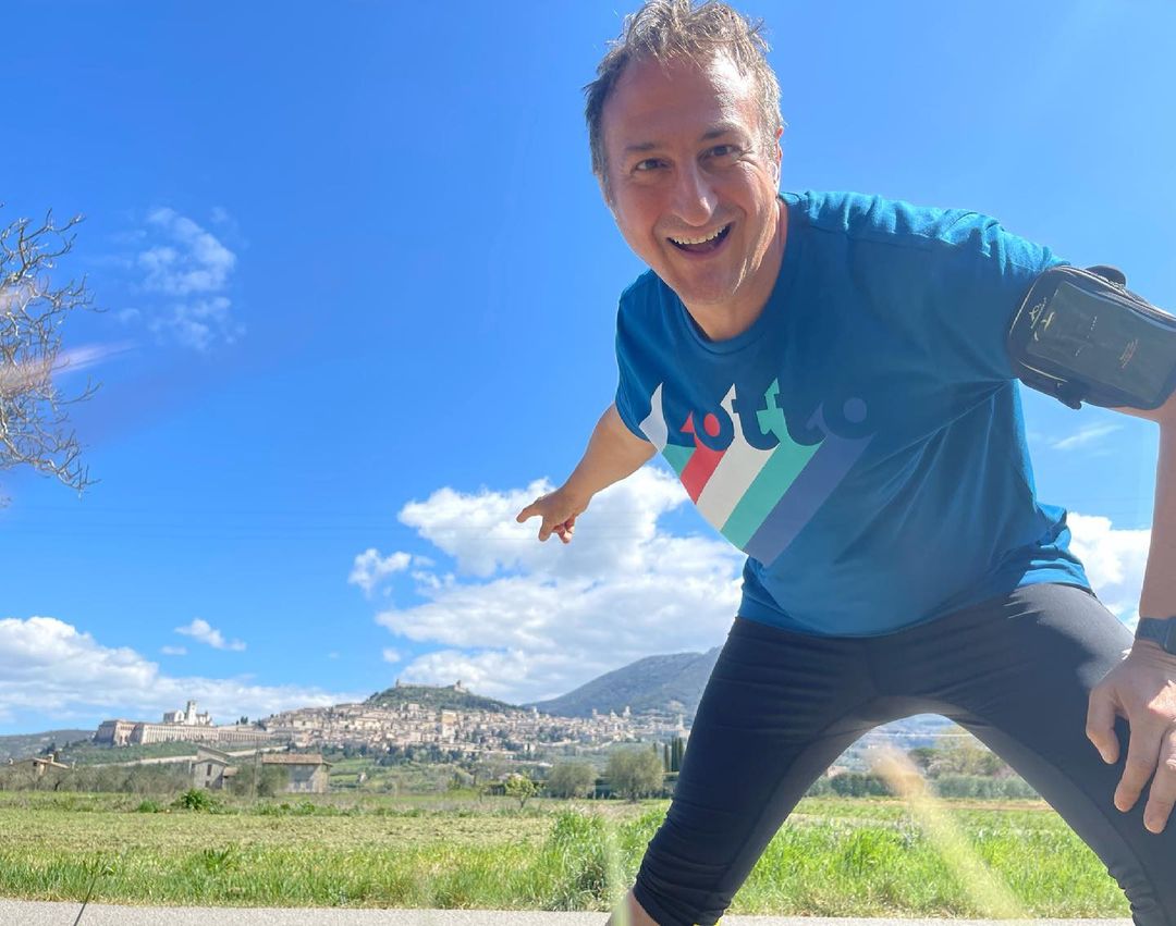 lottosport's tweet image. Escaping from the city for the weekend? Do it with the right tee, like @MauroCasciari!

👕 Shop our t-shirt collection: lotto.it

#LottoSport #LifesForLiving