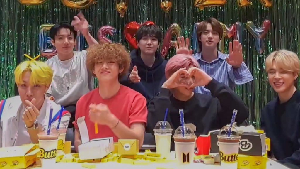 Dù stream nma cũng đừng quên vote các bác nhé, dành ra tầm mấy giây để RT và vote trên website 😉
#BBMAsTopSocial <a href="/BTS_twt/">방탄소년단</a>