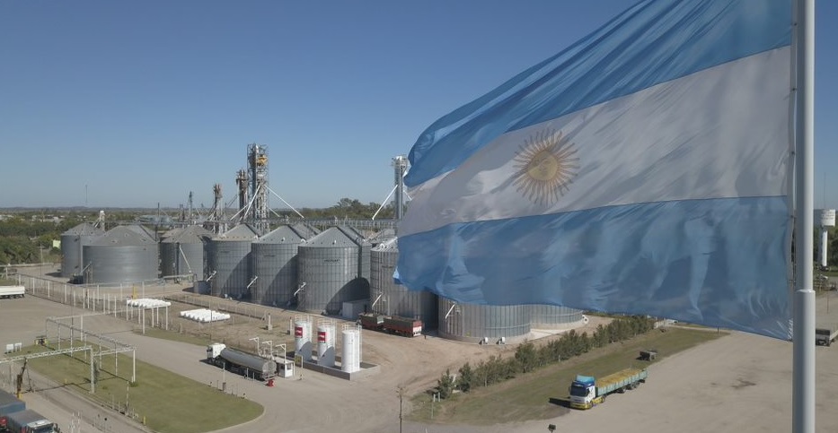 ADN_Rural's tweet photo. El 21 de mayo de 1951, 21 #productores de Pilar dejaron constituida la #Cooperativa Agrícola Ganadera “Guillermo Lehmann”, en homenaje al fundador de la localidad.

A 70 años de aquel encuentro, saludamos a la gran familia de @La_Lehmann, un #valuarte del #cooperativimo 🎂👏🤝 https://t.co/UXZiqd6oPE