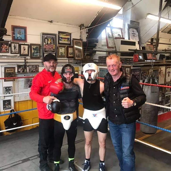 Good 8 rounds done with <a href="/mattwindlepoet/">Matt 'man' Windle</a> this morning. Both preparing for our upcoming title fights thanks for coming up mate 💯 👊🏻