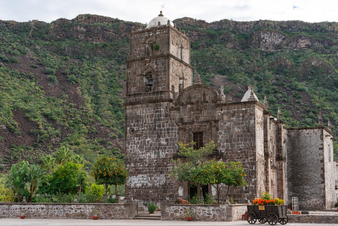 custodiossierra's tweet photo. Los valores históricos y culturales de #LaGigantayGuadalupe trascienden la relevancia nacional:

▪️El arte rupestre de sus antiguos habitantes tiene estilos que no se repiten en otros lugares del mundo. 

▪️Los vestigios del periodo misional hacen eco a esta unicidad. https://t.co/QEufwA0fqJ