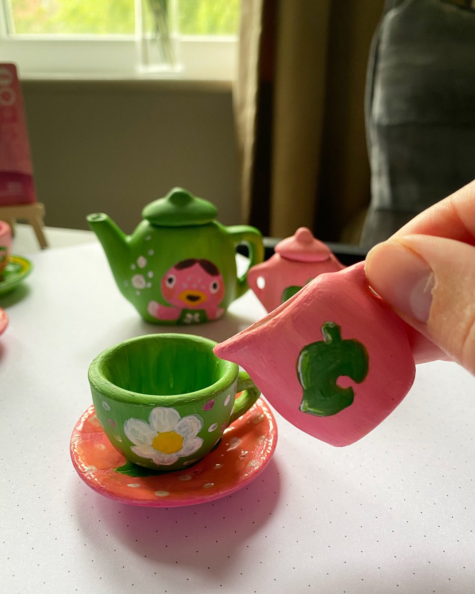 flourishbloss's tweet photo. An Animal Crossing Tea-Set! I love Freckles! 💖💚

Does this get @NintenTalk approval? 

#AnimalCrossing #acnh #acnhinspo #craftproject https://t.co/3xGIcwI88U