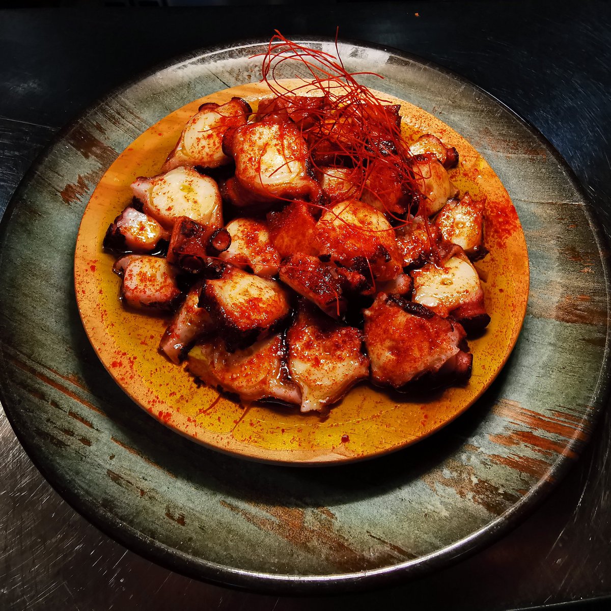 Para comenzar… #pulpoalagallega propio de la tierra y para terminar… ¡os dejamos escoger!

#costadamorte #farofinisterre #hotelconencanto #faro #fisterra #xacobeo #peregrino #viajeros #hotelosemaforo #findelmundo #food #comida #galiciacalidade