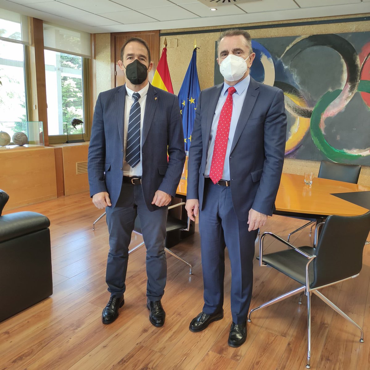 lucha_esp's tweet photo. Nuestro presidente junto a José Manuel Franco, Secretario del Estado para el deporte.
#wrestling #luchaolimpica #mma #grappling #defensapersonal #kragmagav #luchafemenina #sambo #kombatsambo #grapplinggi https://t.co/ZfA4BCE3lx