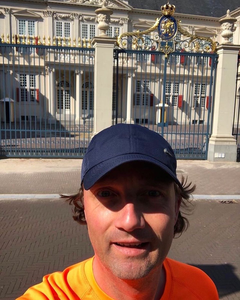 TheRoyalTenDH's tweet photo. IN DE SPO(R)TLIGHT 

Gister bepaalde @bas_homan zelf het parcours voor zijn APM Terminals Virtual 10K in Den Haag 🗺 

Wil je ook in de spo(r)tlight? Stuur ons een DM! 📥 #royaltenvirtual https://t.co/QT3CiqVZfL