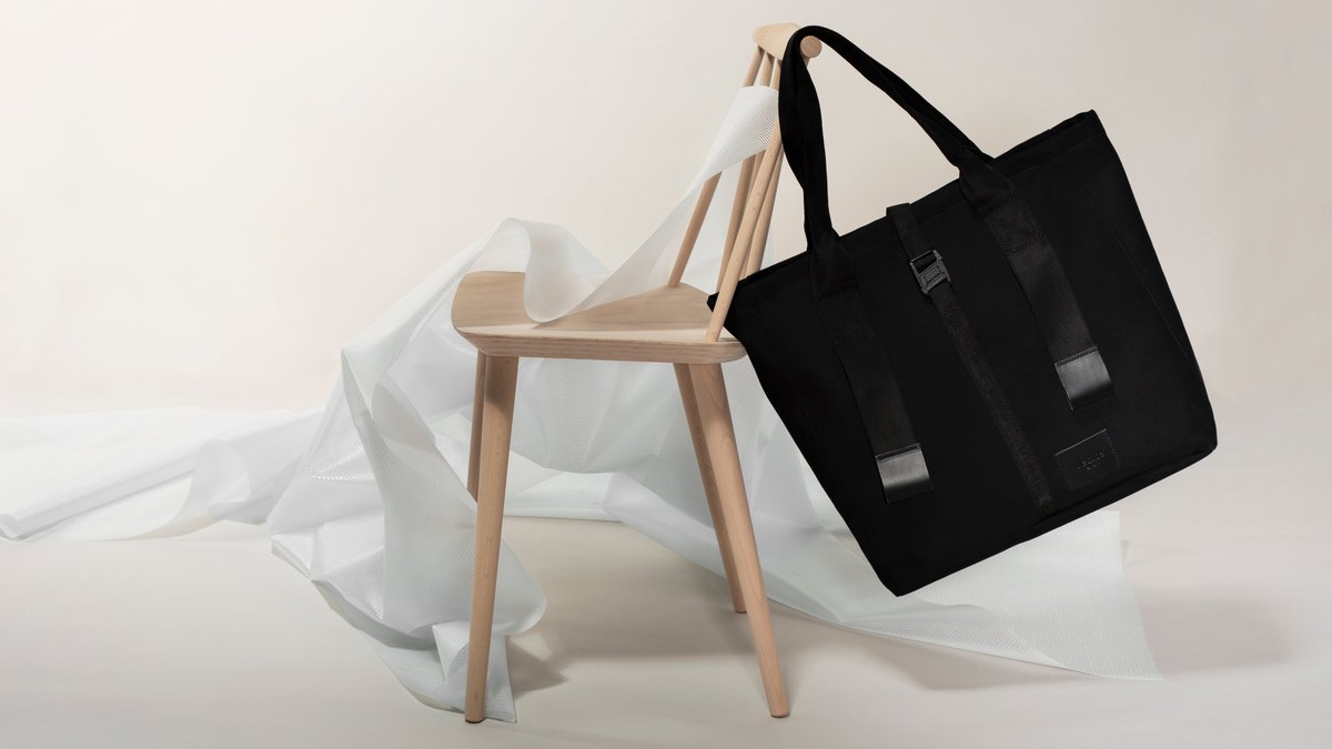 veskebag1's tweet photo. Our design-led minimalistic pieces utilise neutral tones with industrial heritage to add edge to any look. 
How will you wear it? 

First drop launching soon.
#madeinscotland #luxuryredefined #scottishdesign #craftsmanship #shopindependant https://t.co/BSDCrGCzIX