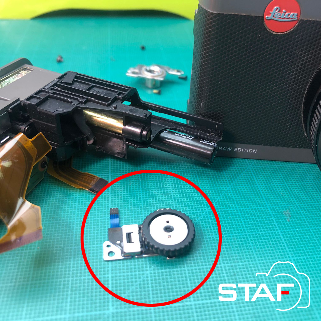 Problema típico en el dial de esta LEICA D-LUX6.

#fotografía #camera #camerarepair #photo #canon #sony #camerarepairservice #nikon #olympus #ricoh #fujifilm #fotografosespaña