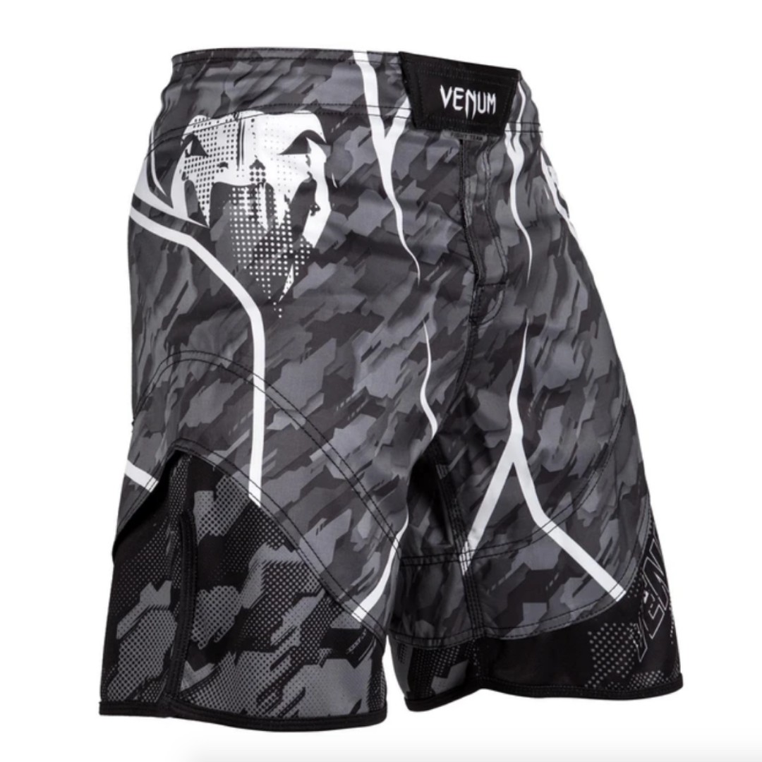 SportsInvolve's tweet image. Treat yourself to these Venum MMA Tecmo Camo Fight Shorts.

Now in Stock! 🙌

ow.ly/dEOD50DsfvG

#SportsInvolve #Kickboxing #MMA #Boxing #MartialArts #Equipment