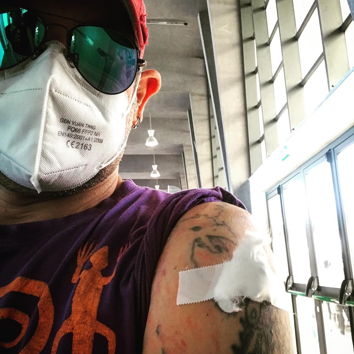 beijingdaze's tweet photo. A small rundown of my vaccination experience during the Open Days AstraZeneca at the  ex mercato ortofrutticolo di san giuseppe la rena (via forcile) in Catania 
https://t.co/p3pTrRFvXT 
Happy to finally get my shot at a shot in the arm. https://t.co/nhCw3HUYN6