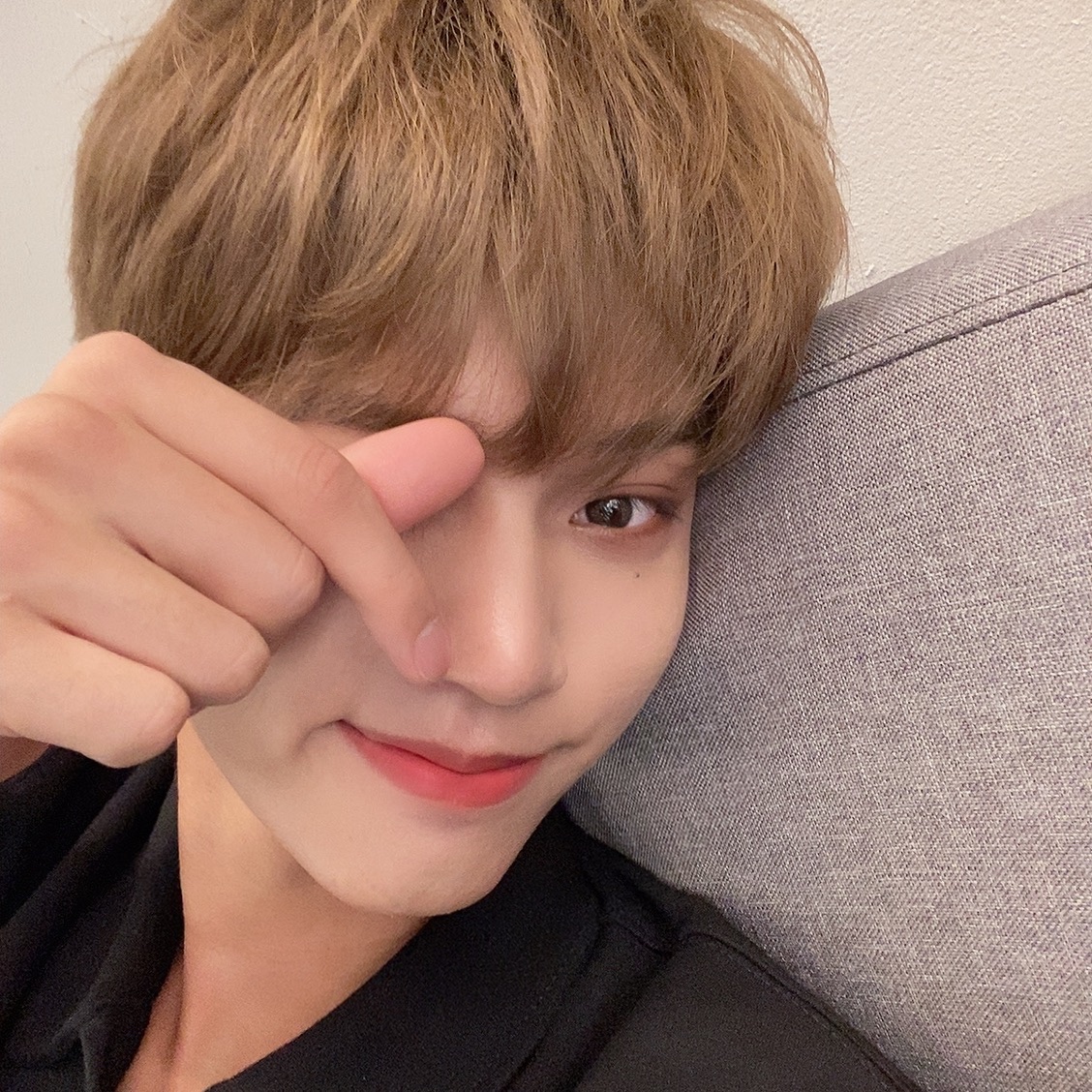 OmegaX_members's tweet photo. [#OX]

내일 마지막 리얼리티 꼭 봐주세용😋
오늘 올라간 틱톡두>_<

#OMEGA_X #오메가엑스 #혁 https://t.co/Zrhe8Y6PO9