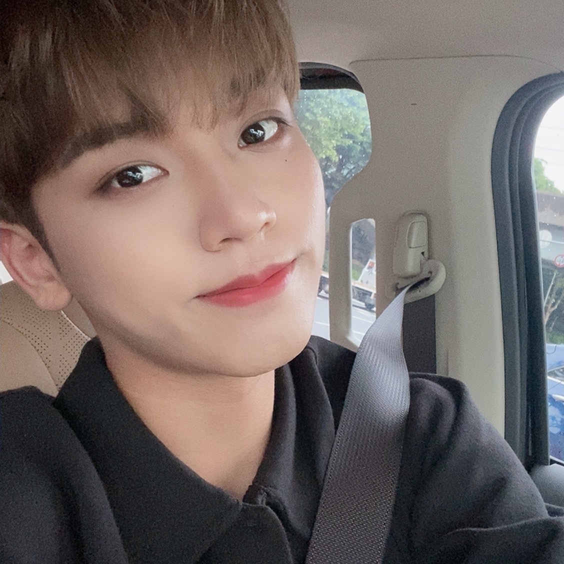 OmegaX_members's tweet photo. [#OX]

내일 마지막 리얼리티 꼭 봐주세용😋
오늘 올라간 틱톡두>_<

#OMEGA_X #오메가엑스 #혁 https://t.co/Zrhe8Y6PO9