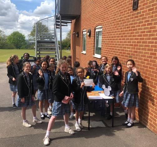 These enterprising girls in Year 6 have been busy lately, making all sorts of arts and craft items to sell to their peers in Years 5 and 6 and raising £140 so far for @FourPawsUK FOUR PAWS 🐾 #CrosfieldsSchool #CrosfieldsYear6 #CrosfieldsTogether #RdgUK #Woky