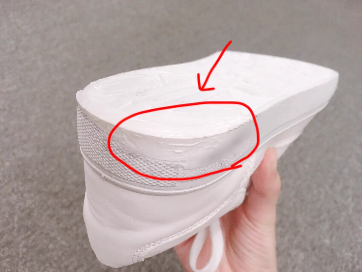 お気に入りの靴がシューズドクターで復活！白・黒・茶あるよ