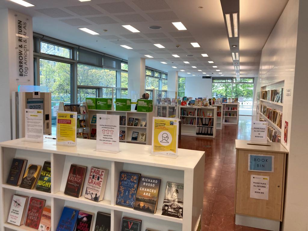corkcolibrary's tweet photo. Our lending library in #LibraryHQ is welcoming back borrowers! They're open Monday to Friday,10am-1pm and 2pm to 5:30pm for browsing π
Upstairs, our #LocalStudies library is also open for business! You can still find #localhistory materials online at https://t.co/Aazb8bH8LQ βοΈ https://t.co/qpwx1ols3W