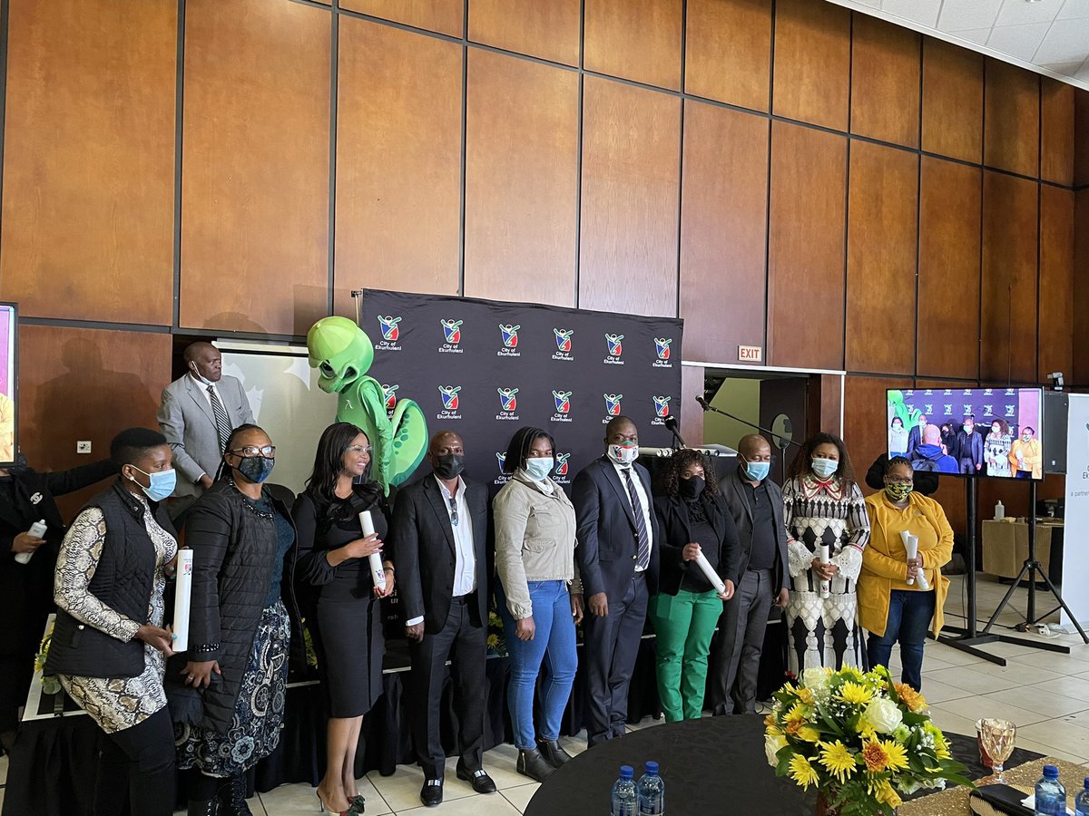 insightfactor's tweet photo. Today’s Top Stories🔥
The executive mayor of @City_Ekurhuleni Cllr @mzwandileMasina launched phase 1 of their Land Release Program. The City has released over 1500ha of Municipal Agrarian Land to 11 emerging black farmers consisting of majority black female farmers. https://t.co/DekBK4UY2f