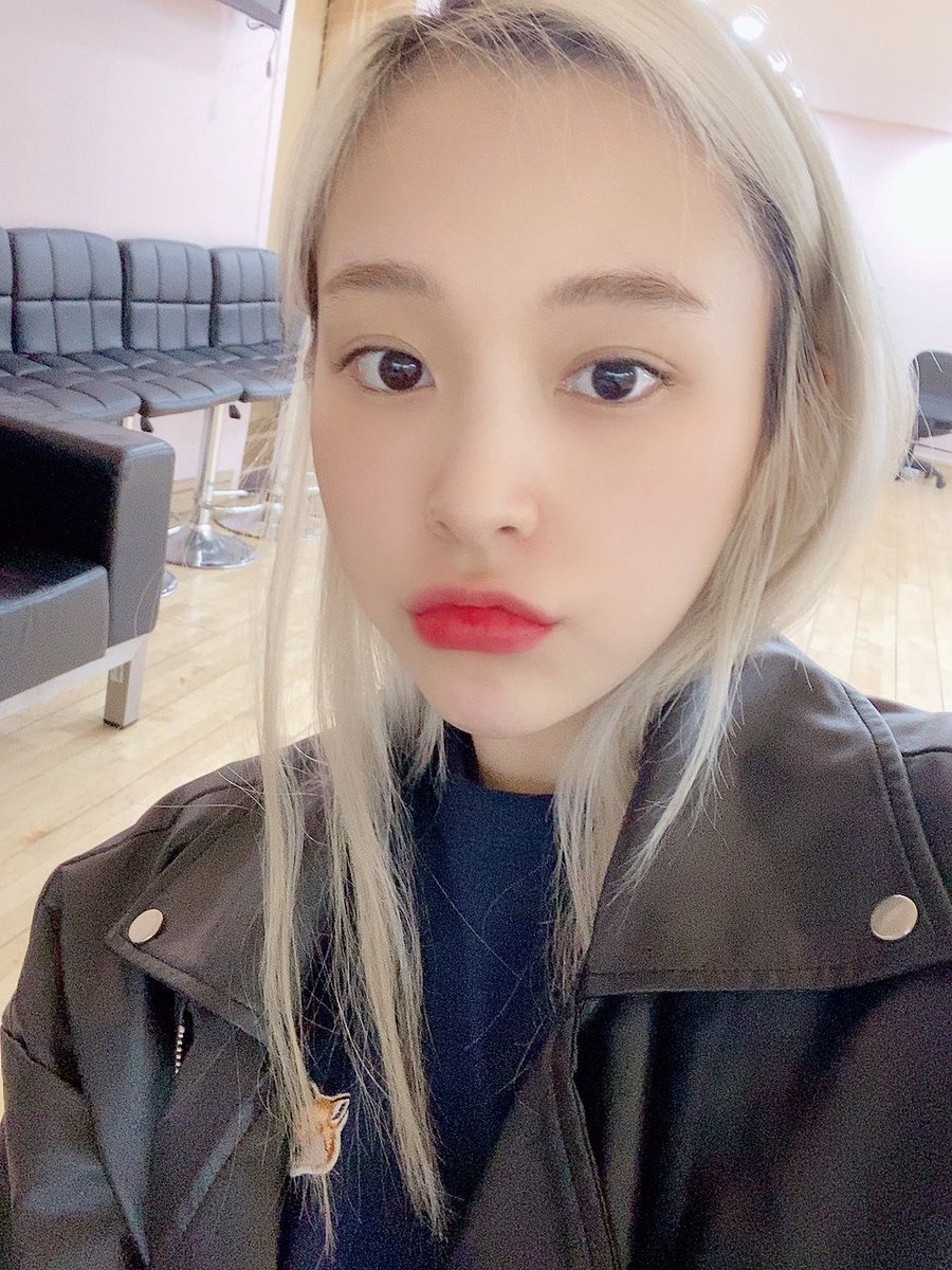 gahfeeds's tweet photo. she is so beautiful that I can't even put it into words https://t.co/T2WTawAO1J