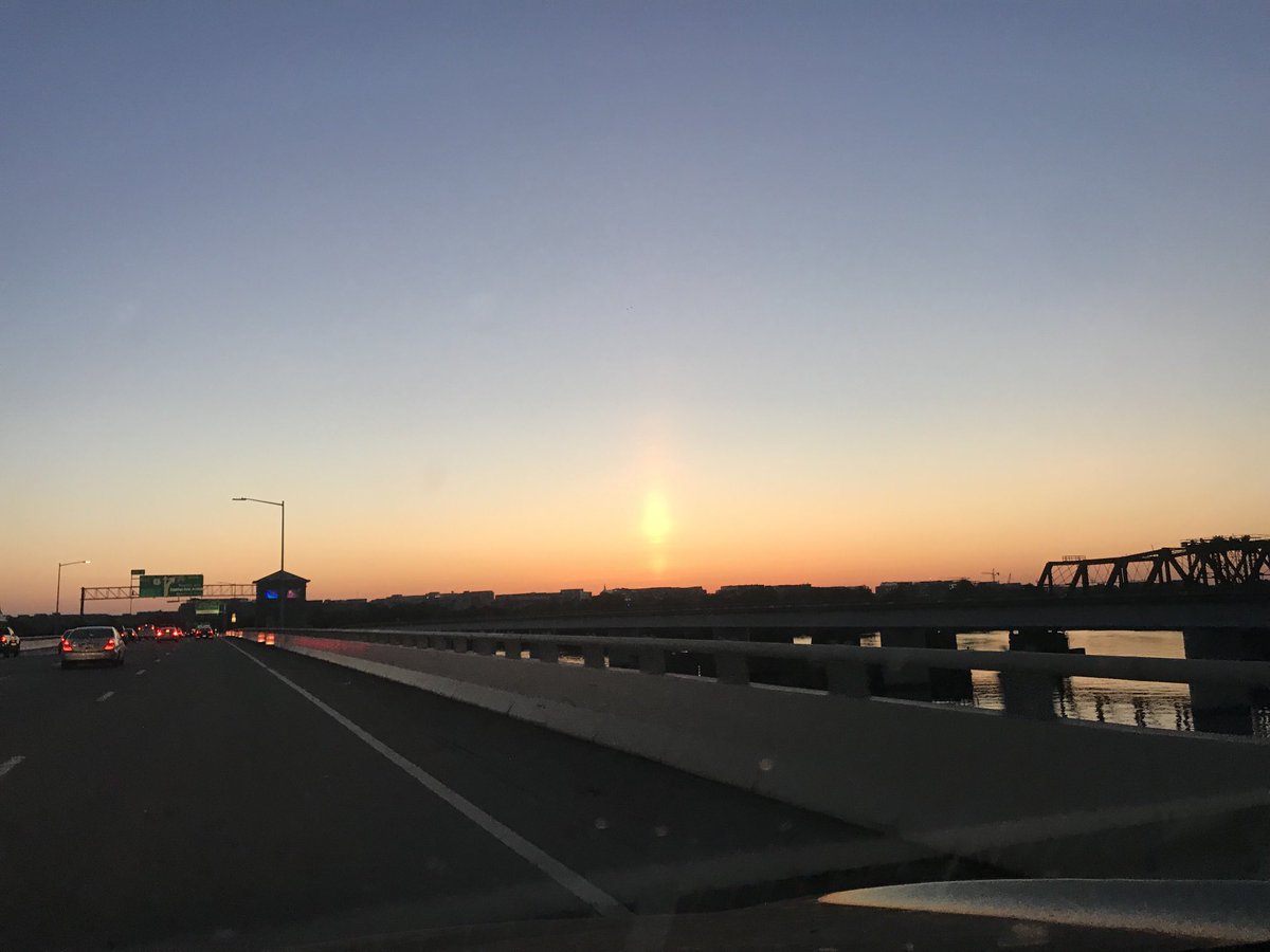 gustrow's tweet photo. Weird cloud and/or sun reflection before sunrise (around 5:35am). I365 near Hains Point ⁦@capitalweather⁩ https://t.co/8HZUOJsu29