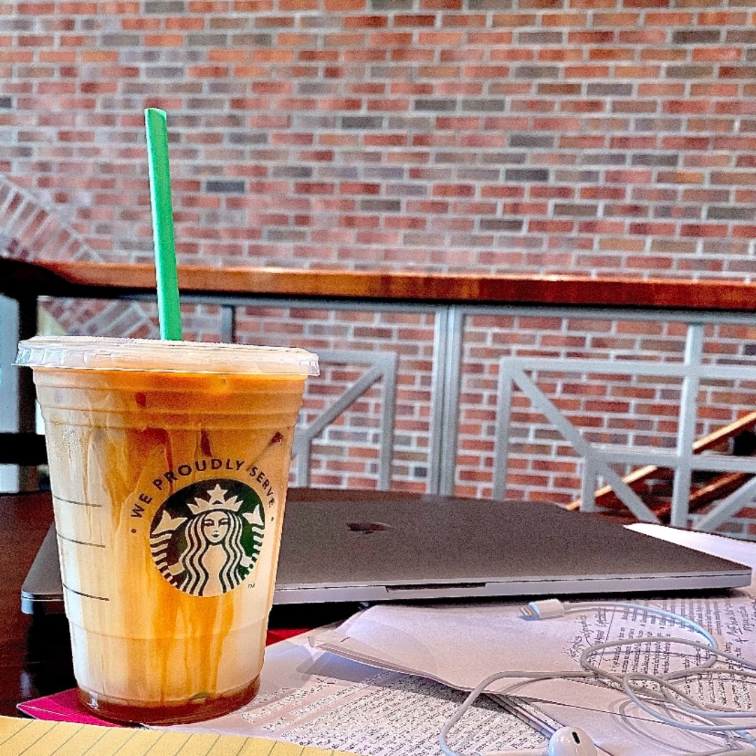 OWUCulinaryServ's tweet photo. In honor of finals week we will be having a Starbucks happy hour! All Starbucks drinks will be half off from 9:00 AM - 11:00 AM in Bishop Café and Merrick starting Friday May 21 through the end of finals! #avifresh #owuculinary https://t.co/YlHbRwtY4O