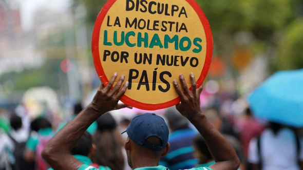cleop_2016's tweet photo. ¿Es malo pensar en un país diferente?🇨🇴✊✌️
#Cuchos y #pelaos, todos a la calle!
"Asi son los jóvenes milenios, caminan hacia el porvenir, ellos no estan solos, los cuchis de cabellos blancos y mentes lúcidas los están acompañando"
https://t.co/M2V4U5LEcZ
@koskita ❤️🌹 https://t.co/zML56sUGRK
