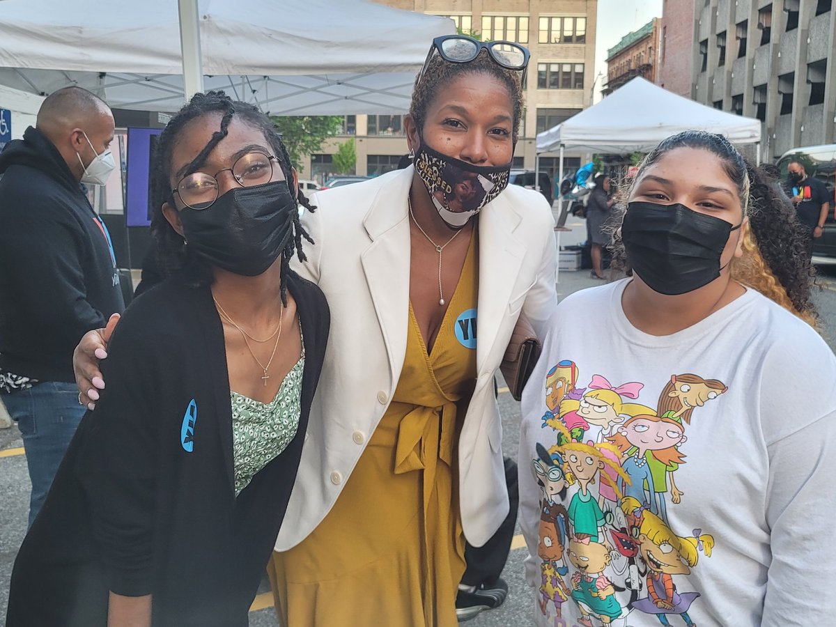 PPSDEquity's tweet photo. Our students from @ClassicalHSPVD and @CentralHSPvd walked us through their Outdoor Equity initiative with @youthinactionri during BLOOM! Awesome work ! @DrBarbaraMullen (your mask is slipping!)🤫👌🏾✊🏾💙 https://t.co/ZlKLw1y9V2