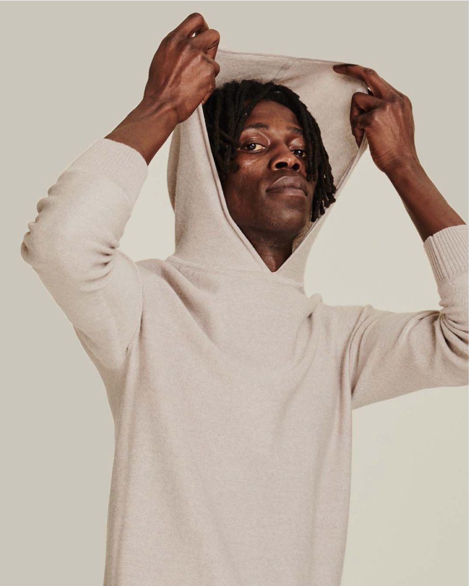 We believe in the fashion industry’s collective responsibility to create products that work within safe, planetary boundaries. That means we aim to design products that naturally have a regenerative effect on our planet. Certified naturally carbon negative.