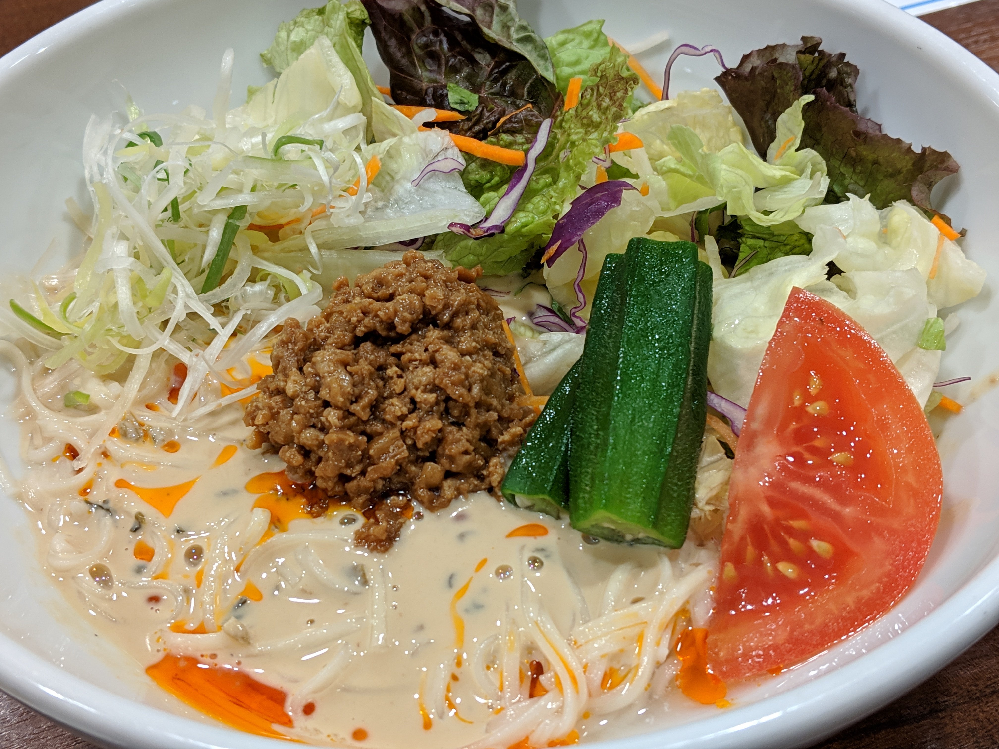 Niwasan Auf Twitter ジョナサンの秋田無限堂の稲庭うどん 豆乳胡麻だれ のピリ辛冷製タンタン仕立ては 前に母が食べて美味しいって言って気になってたメニュー 野菜が盛りだくさんで彩りが美しい 肉みそのコクと旨味 豆乳胡麻だれの味の深さが合わさり絶品 クセに