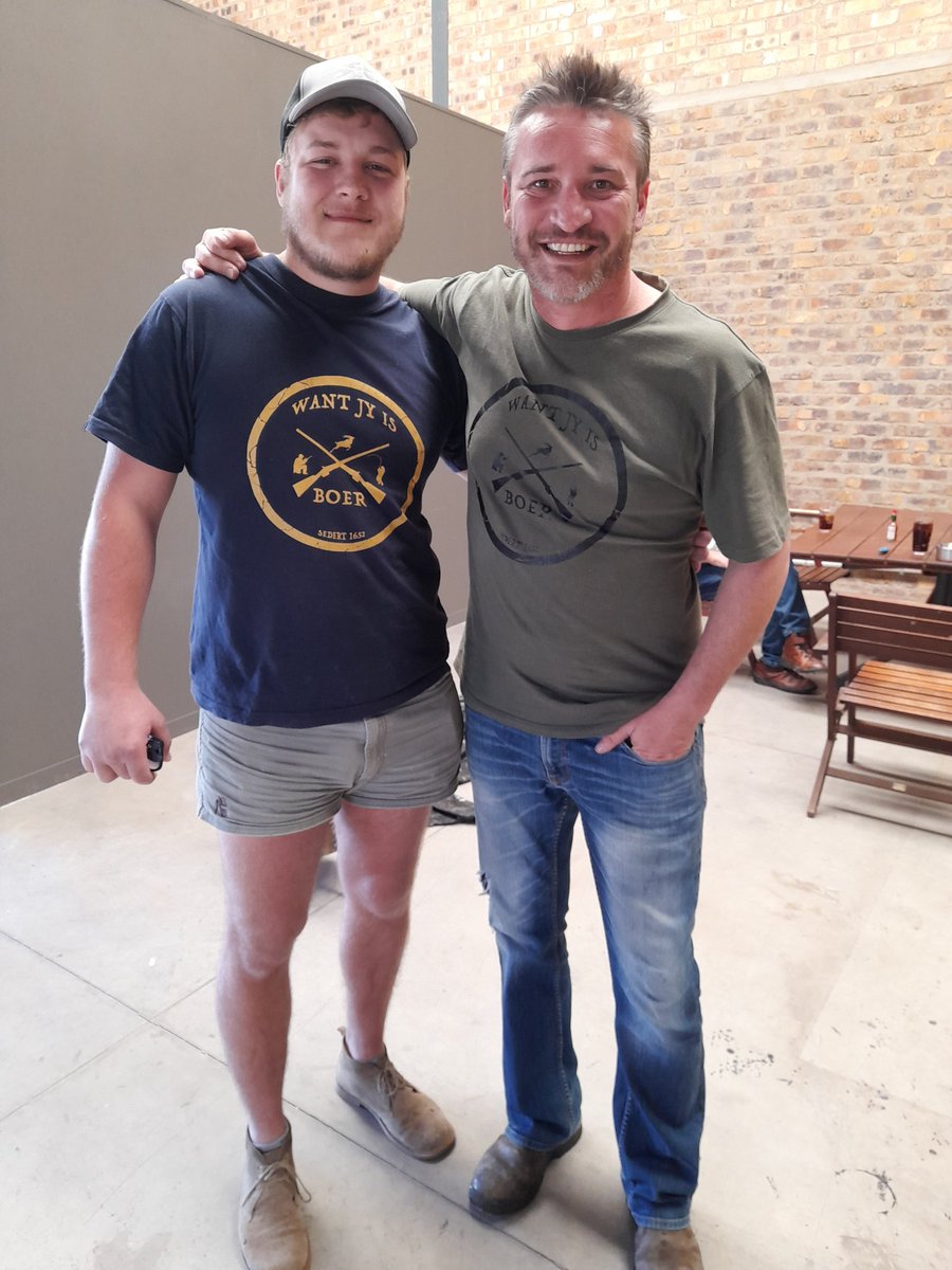 myburgh_lionel's tweet photo. Een moerse voorreg om vandag op my verjaarsdag die eintse legende @adamtasmusiek te ontmoet😁😁
En my geskenk gaan haal by @boerbierZA ! 
#jyverstaanNie
#loopkak
@KwaggaBoucher 
@kmyburghjnr 
@HuntingPatriot https://t.co/QiJmLZT3LZ