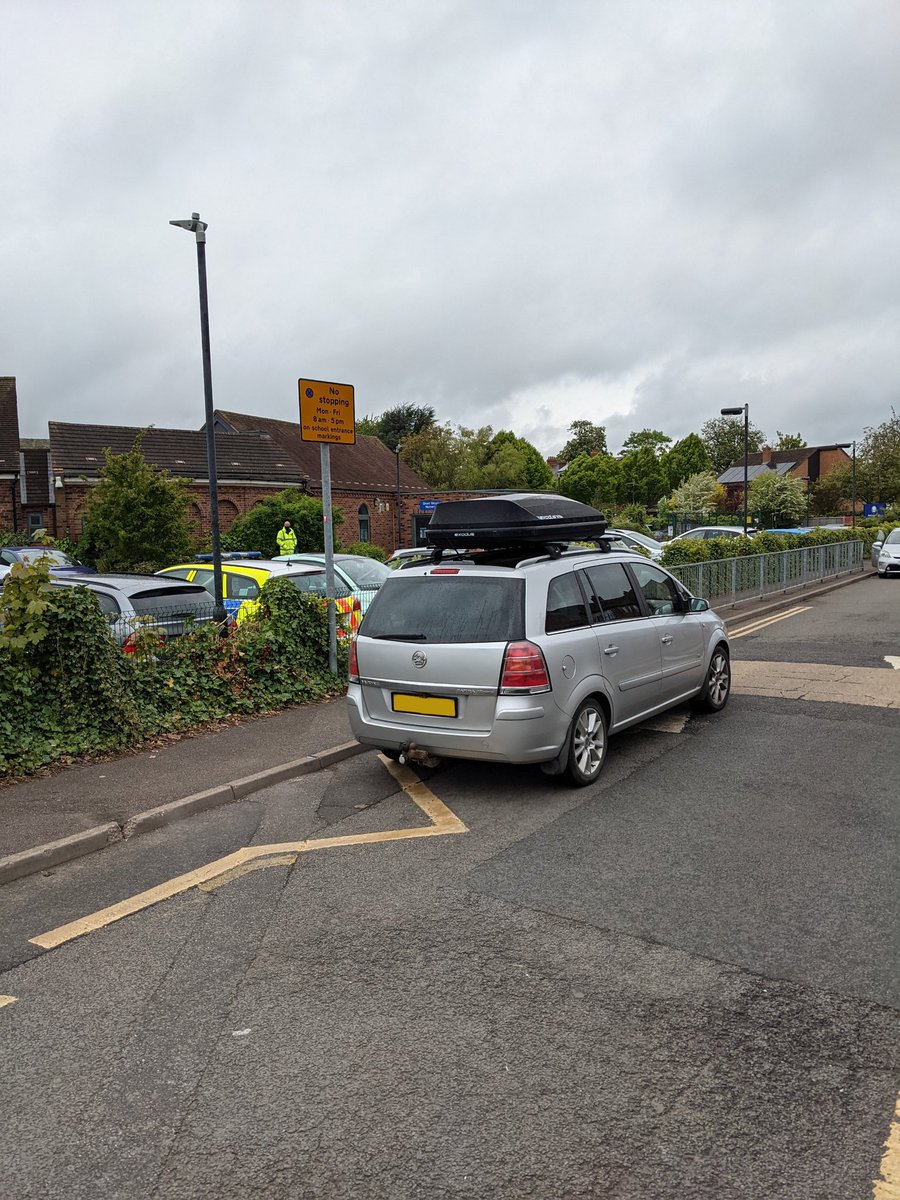TelfordWrekin's tweet photo. @WellingtonTCl CAT have had the NEOs & @TelfordCops looking at parking issues outside @ShortWoodTweets. Patrol along Limekiln Lane and around John Broad Avenue. Be mindful of how you park to avoid obstruction for motorists, pedestrians & residents. #telfcat #telfneo #telfenforce https://t.co/ScZllycvWE