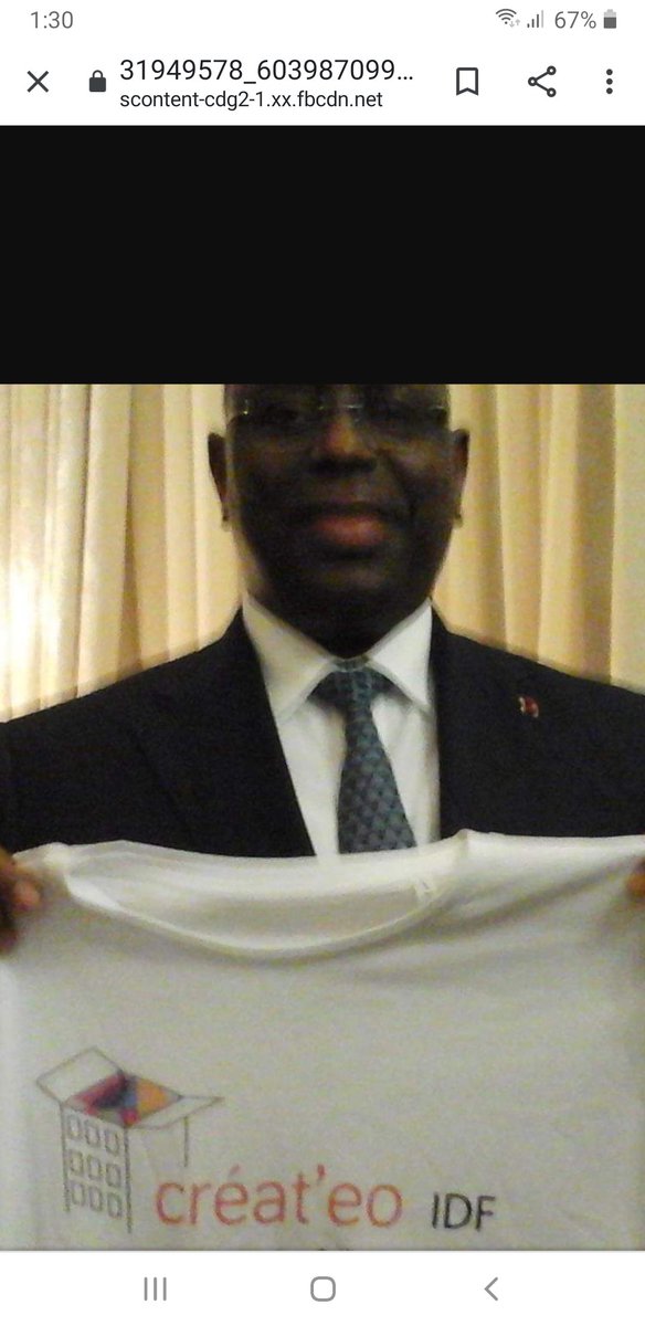 createoidf's tweet photo. En marge du sommet pour le financement des économies africaines. Le président du Sénégal son Excellence @Macky_Sall, nous a reçu et nous avons pu lui offrir le roman de notre tr��s chère écrivaine @nafiissato "en allant à Cansado". https://t.co/KKTBpcbA3w