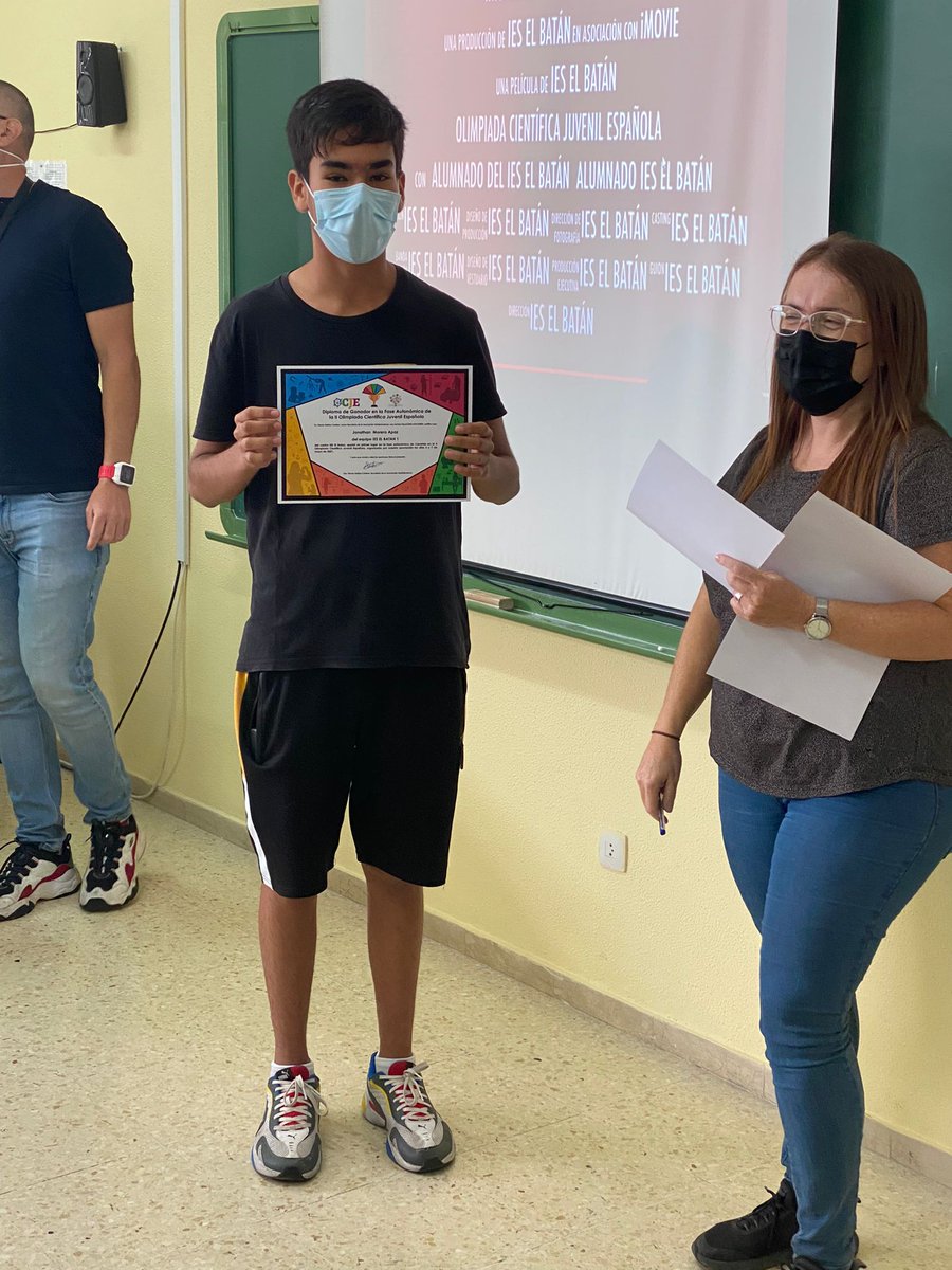 IesBatan's tweet photo. Nuestro alumnado será el representante canario en la fase nacional de las II Olimpiada Científica Juvenil Española. Gracias a Xianglong, Edurne y Jonathan por el esfuerzo y el compromiso. Next stop: Oviedo. #somoselbatan #ieselbatan #ieselbatanlaspalmas https://t.co/luv0zmWeze