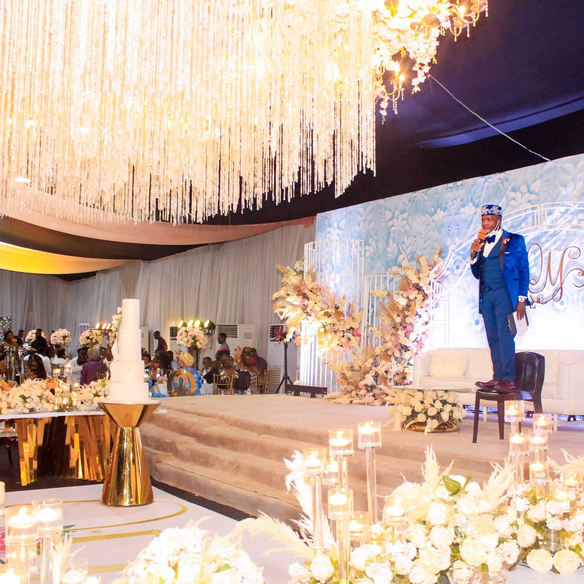 fesooyebade's tweet photo. Some of the guests complained that they couldn't see d MC, probably because of my height, I had to improvise with d chair and became d tallest person in d hall to give d audience a good view. 
🙏🏿 Please re-tweet. My next client may be on your timeline. 
#weddings #weddingmc https://t.co/FYiC9NQbNW