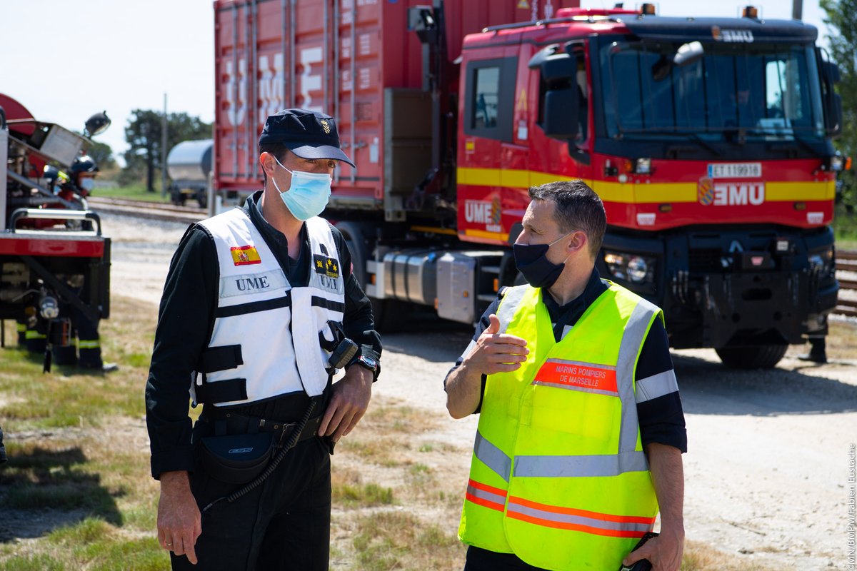 [ #EXERCICE DOMINO ☢️📸 ]
L'exercice de coopération européenne "DOMINO" s'est déroulé ces deux derniers jours dans le sud de la France. 🇪🇺
Les marins-pompiers, experts en risques technologiques ont participé à ce grand exercice et apporté leur expertise dans les domaines #NRBC.