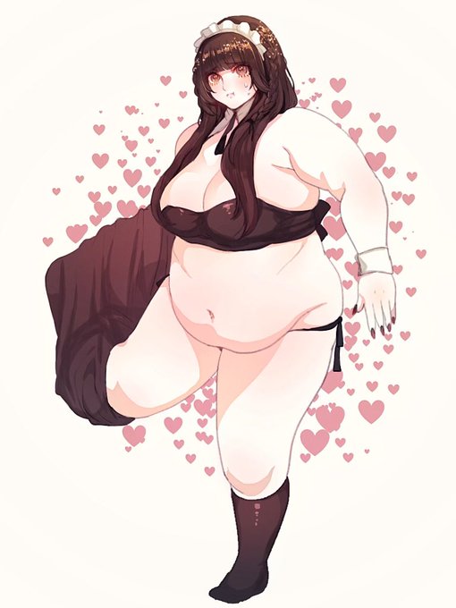 まだ立って着替えれますアピしてくるぽっちゃりメイド 