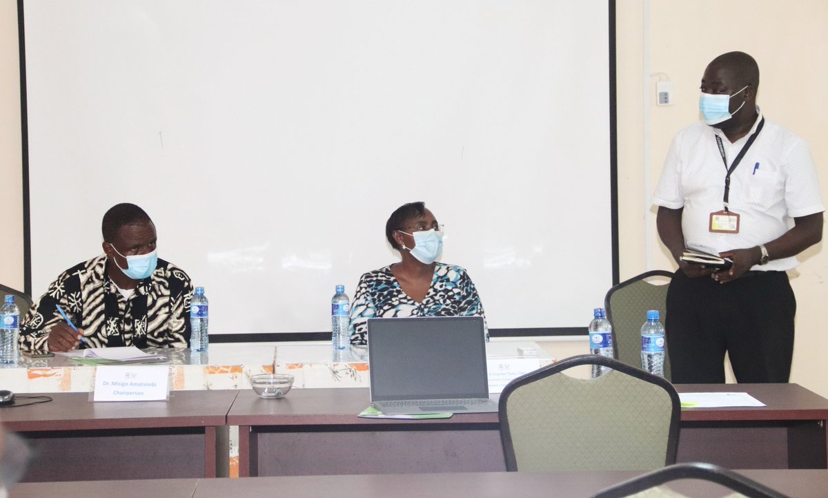 KsgMombasa's tweet photo. The Chairman was accompanied by the Commission's SG/ CEO Dr. Evangeline Njoka and the Campus Deputy Director Mr. Andrew Rori. 
The Chairman challenged his team to work as a team going forward and to put into practice the skills learnt to ensure they make the Commission better. https://t.co/8wFqSbutio