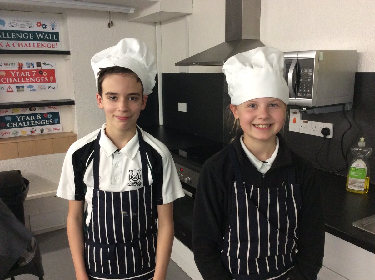 Year 7 head chefs of the week! Some great pizza tart making this week 🍕