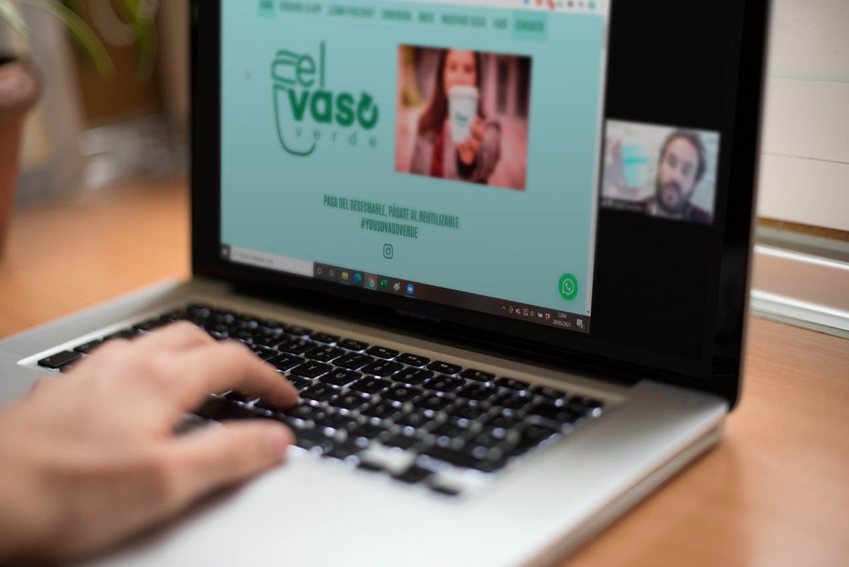 Y por último, ayer estuvimos con <a href="/elvasoverde/">ElVasoVerde</a>, el sistema de gestión de vasos reutilizables para todo tipo de eventos ♻️

Descubre más sobre esta iniciativa 👇
elvasoverde.es

¡Seguimos!