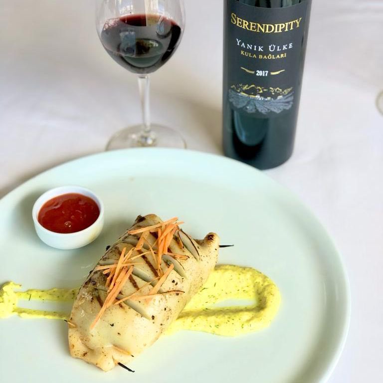 Şaşırtıcı eşleşme, müthiş lezzet❤️🍷🍇

Sipariş için: 
siparis@yanikulke.com
0236 847 21 21
0555 004 55 45

#yanıkülke #yanıkülkebağları #villaestet #lokantaestet #manisa #kula #bağ #aşk  #içegebağrotası #şarap #wine #winelover #şarapkeyfi #şarapsever #kalite #keşfet #lezzet