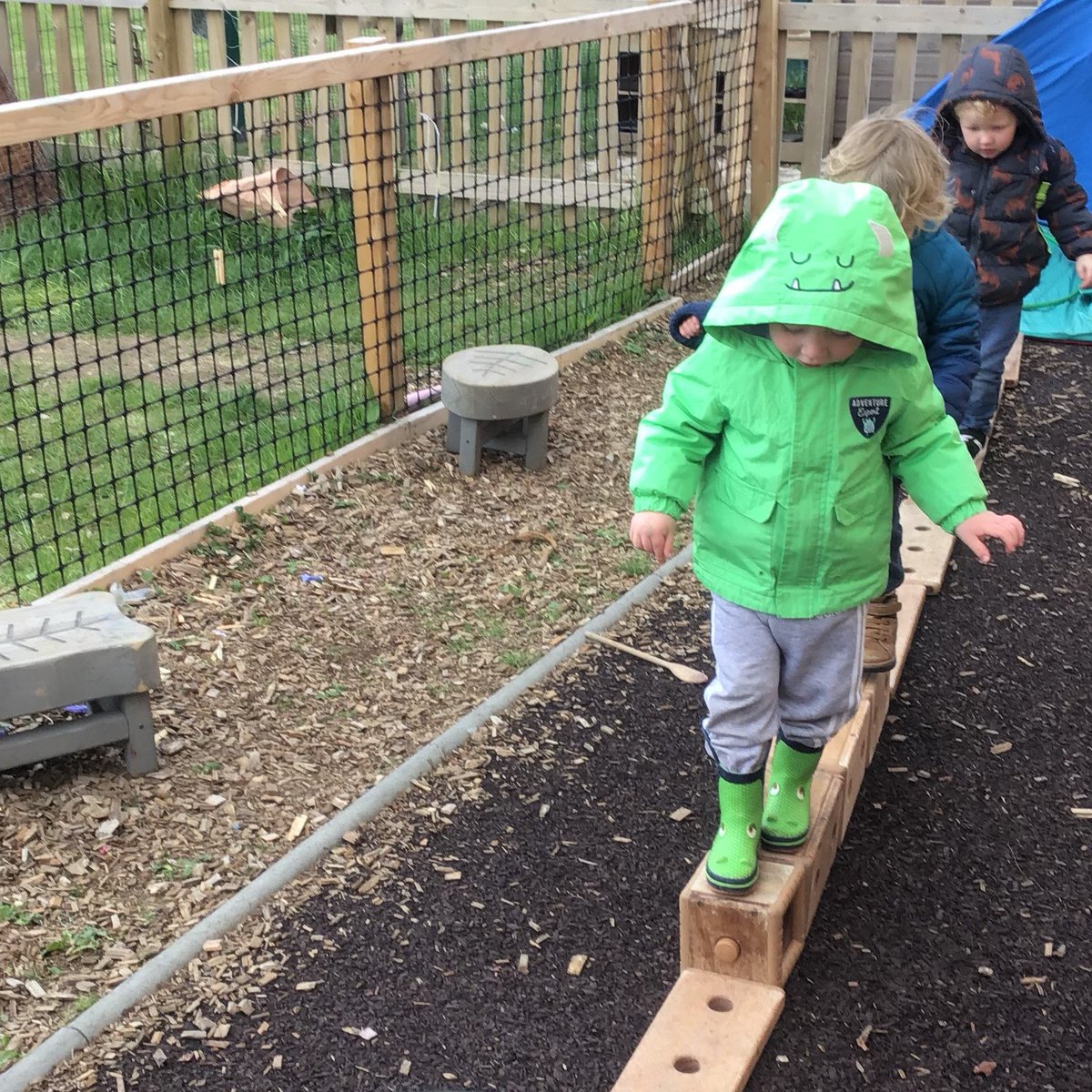 CherryTreeEYC's tweet image. Curiosity &amp;amp; enquiry in the garden for our under 3&apos;s!