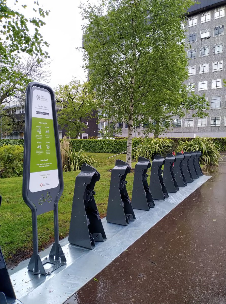 WMCycleHire's tweet image. 📢 The final #wmcyclehire docks were installed @unibirmingham this morning. #Birmingham we are ready to go on Monday 🚲 

Wonder what @oldjoeclock makes of it all 🤔