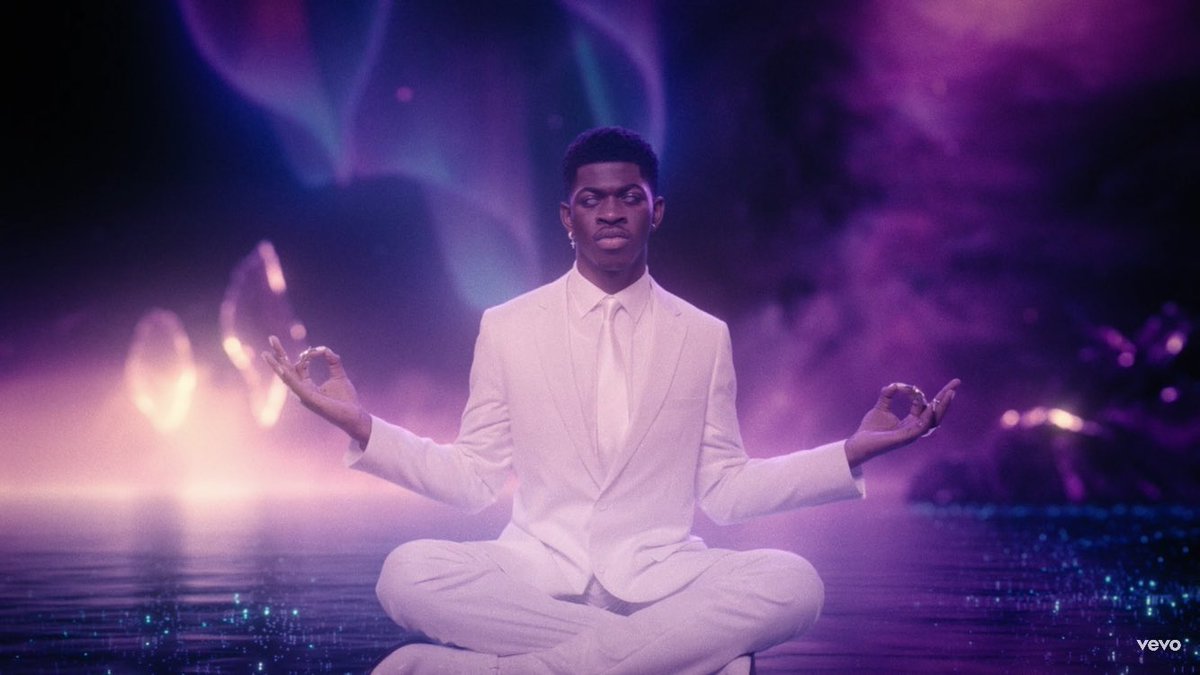 culture_cycle's tweet photo. Lil Nas X lança música! ✨
.
SUN GOES DOWN já está disponível nas plataformas de streaming.
.
Assista: https://t.co/UmKyRWciPV
#lilnasx #sungoesdown #music #video #musicvideo #culturepopcycle https://t.co/cDn9zCGHFB