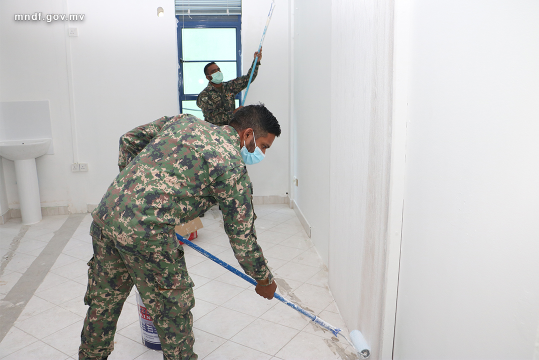 MNDF Service Corps ge Military Engineers (ME), Electrical &amp; Mechanical Engineers (EME) adhi SIGNALS ge sifain, FAM Building huri imaaraathugai Flu Clinic eh hedhumah kuramundhaa massakaiythakuge therein