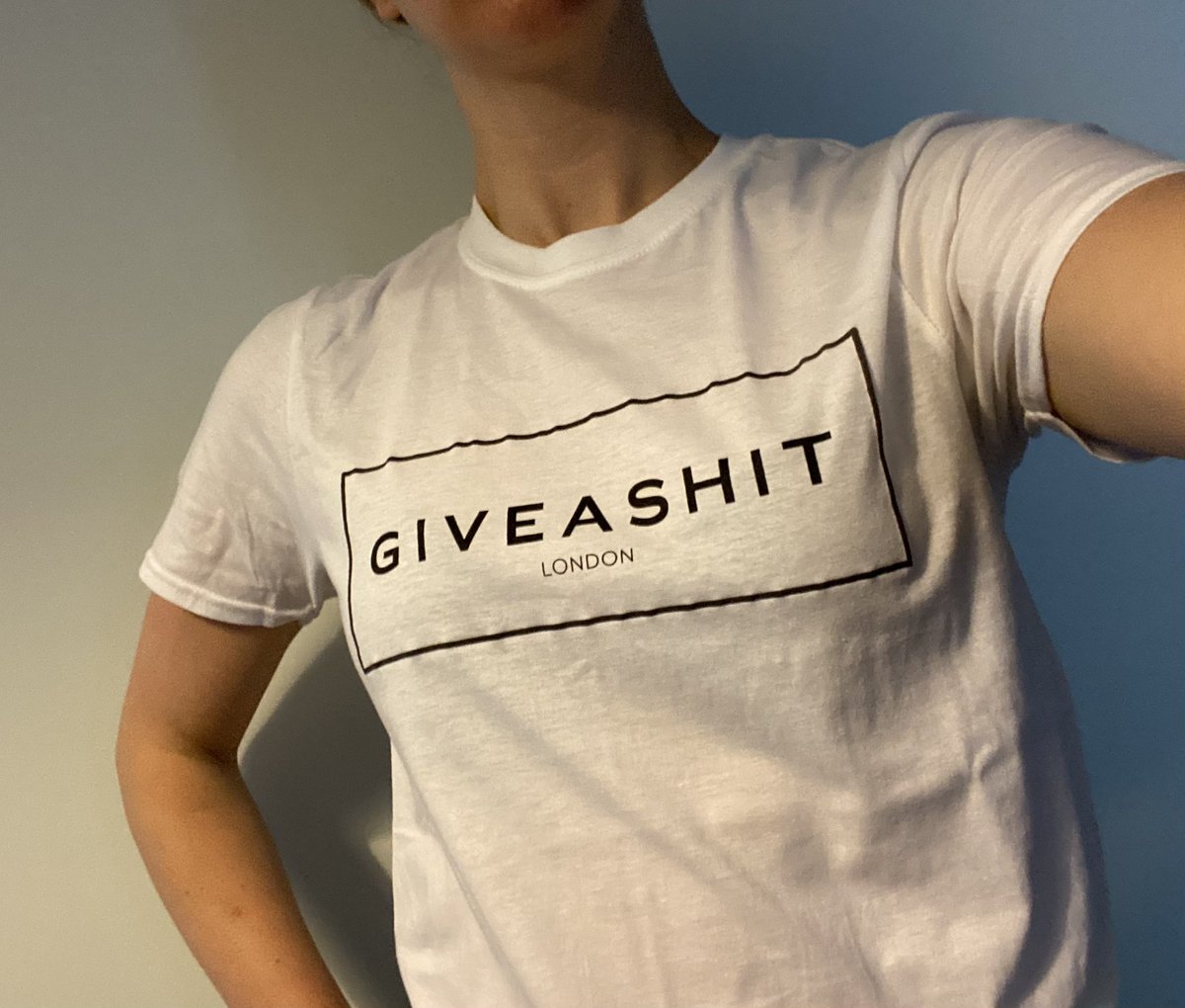 Proud to be wearing this #giveashit #girlvscancer T.

Delighted to be able to support such a vital campaign.

👇🏻